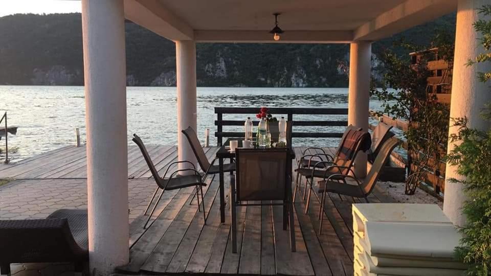 Villa Exclusive Ieşelniţa Esterno foto